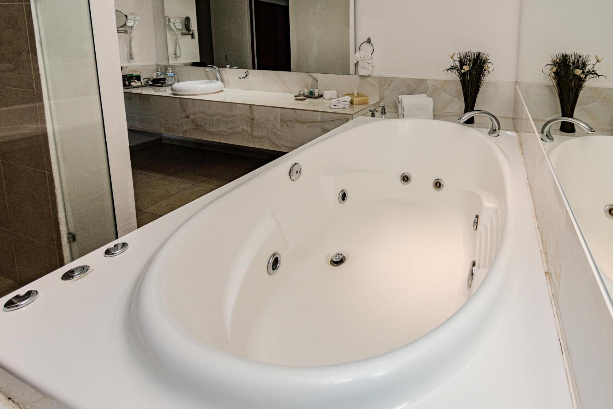 Suite - 1 cama extragrande - Adaptada para personas con discapacidad - No fumadores