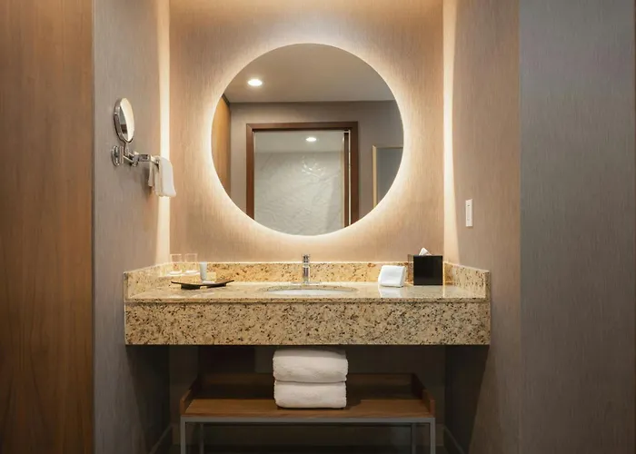 Courtyard By Marriott Mexico City Airport